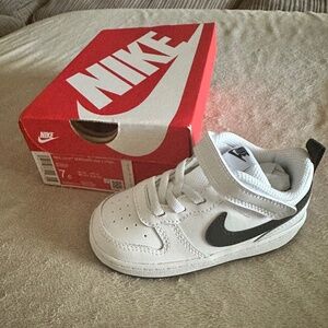 Nike Court Borough Low